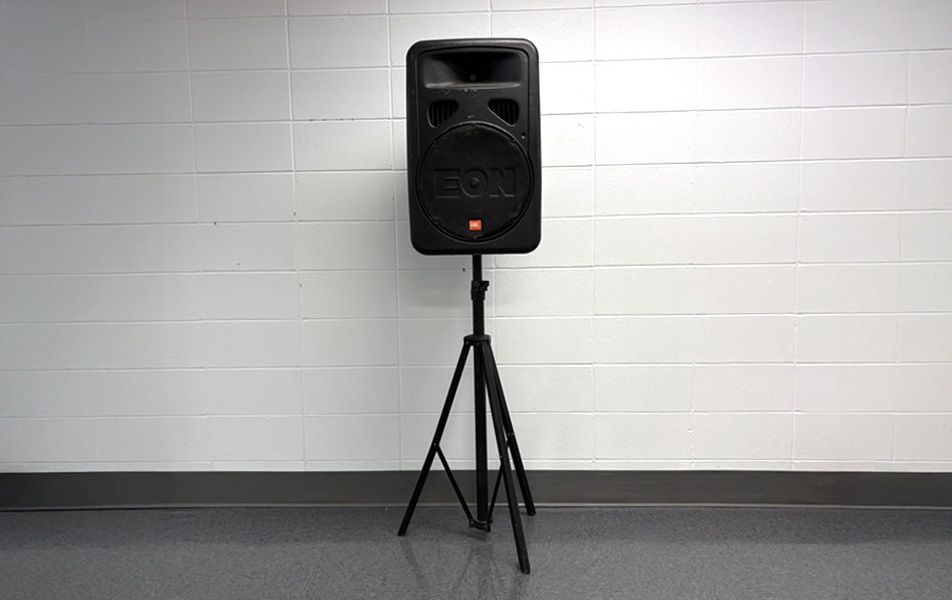 Haut-parleur sur trépied